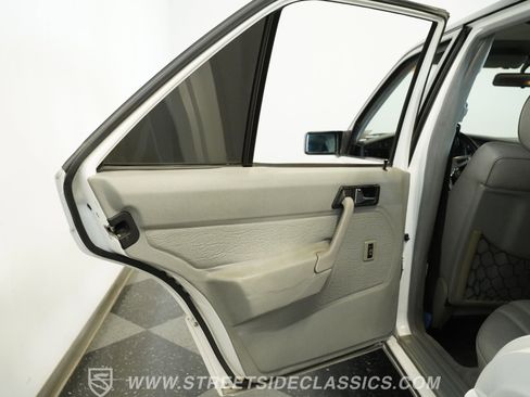 Used 1989 Mercedes-Benz 190 E 2.6 image 37