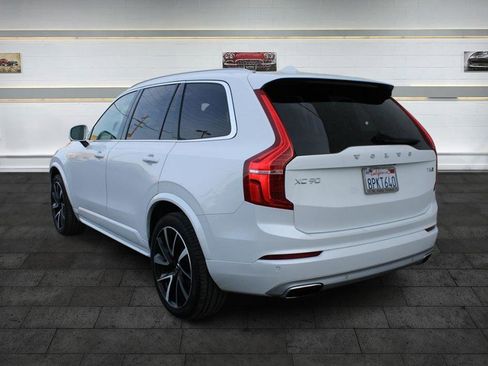 Used 2020 Volvo XC90 T6 Momentum image 5