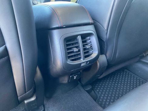 Used 2018 Jeep Cherokee Trailhawk AWD/4WD image 36