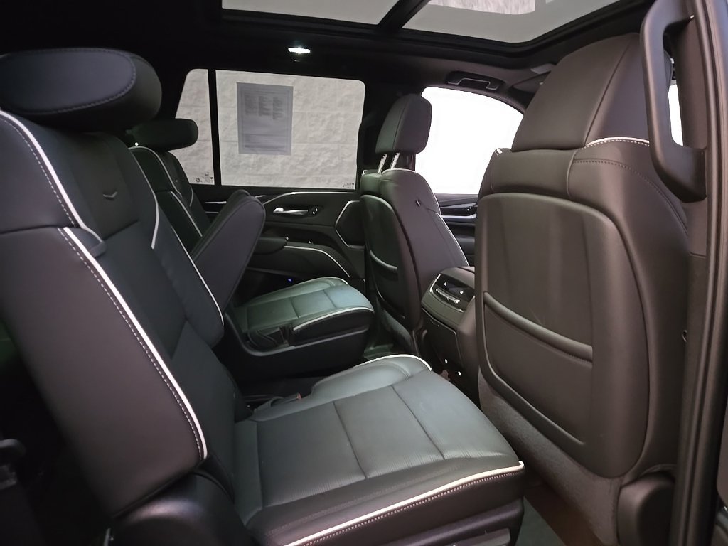 Certified 2024 Cadillac Escalade Sport w/ LPO, ONYX Package AWD/4WD image 18