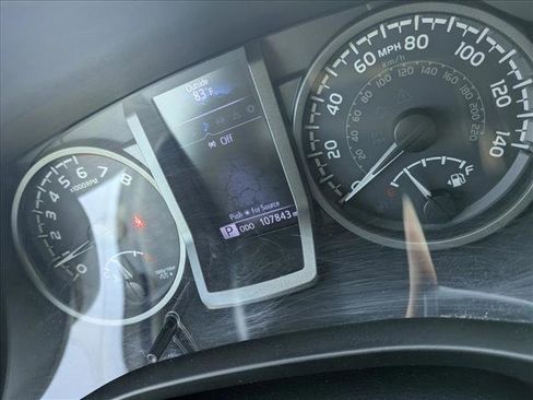 Used 2019 Toyota Tacoma TRD Off-Road image 11