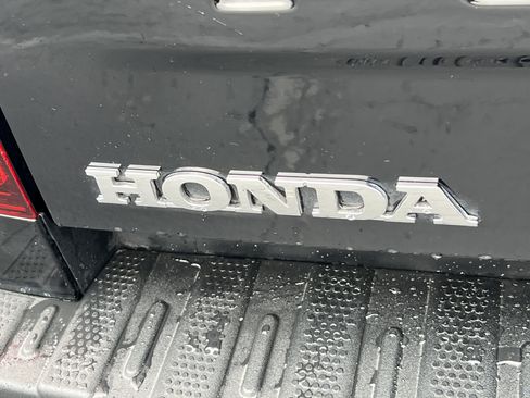 Used 2025 Honda Ridgeline Sport image 9