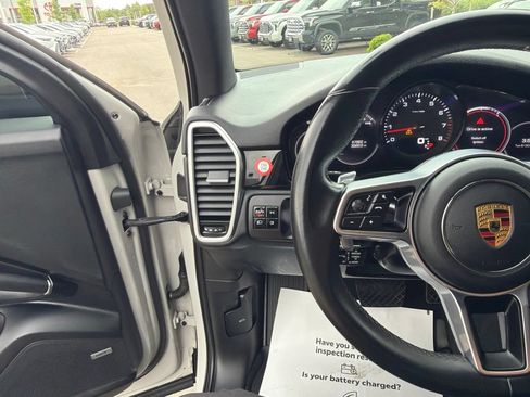 Used 2020 Porsche Cayenne AWD/4WD image 26