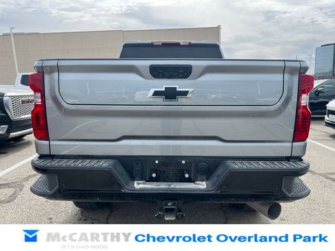 Used 2024 Chevrolet Silverado 2500 Custom w/ Custom Value Package image 4