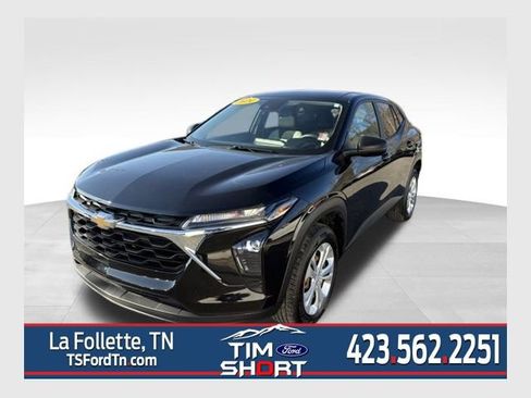 Used 2024 Chevrolet Trax LS image 1