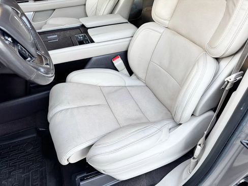 Used 2018 Lincoln Navigator Reserve w/ Technology Package image 12