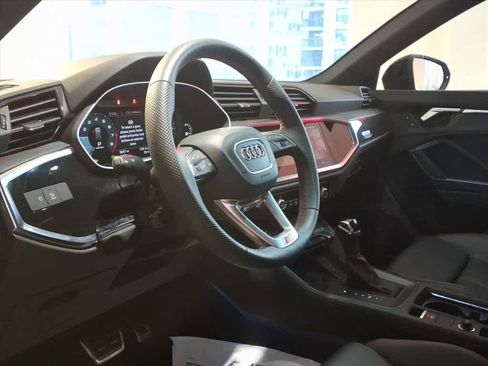 Certified 2025 Audi Q3 2.0T Premium Plus w/ Premium Plus Package image 19