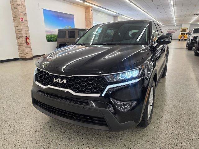 Used 2023 Kia Sorento LX FWD image 1