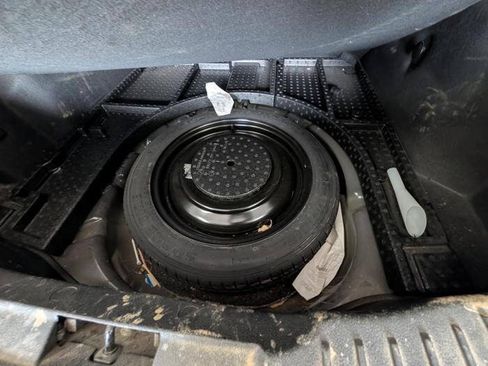 Used 2013 Ford Focus SE FWD image 23