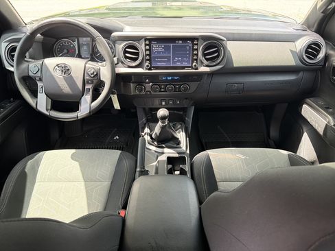 Used 2021 Toyota Tacoma TRD Sport AWD/4WD image 4