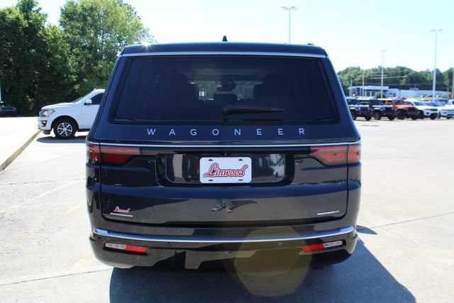 Used 2023 Jeep Wagoneer Series II w/ Premium Group I AWD/4WD image 4