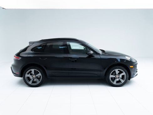 Used 2025 Porsche Macan image 8