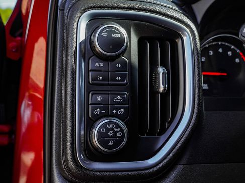 Used 2022 Chevrolet Silverado 1500 LTZ w/ LTZ Premium Package AWD/4WD image 22