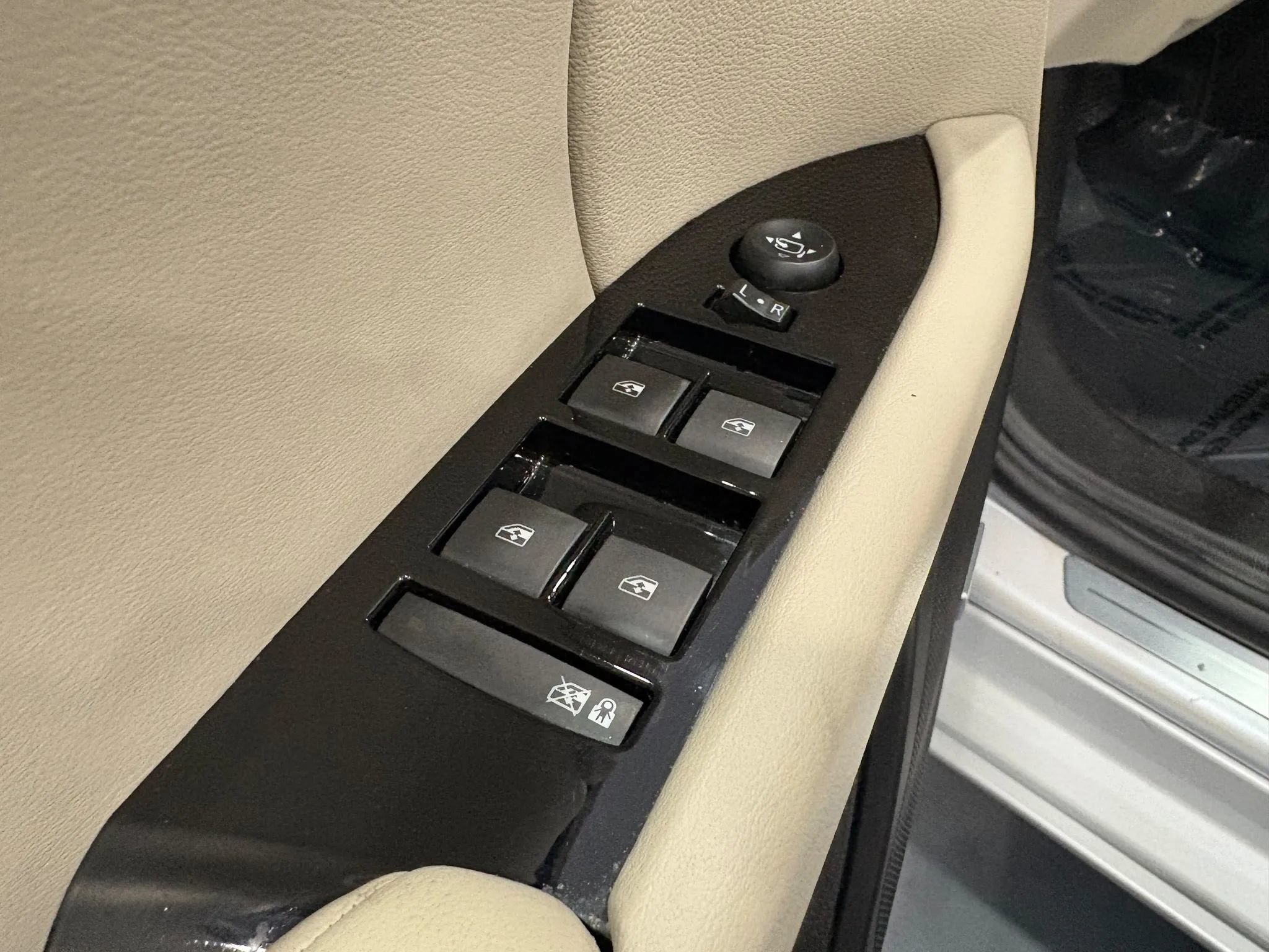 Used 2018 Cadillac XTS Luxury w/ Driver Awareness Package FWD image 32