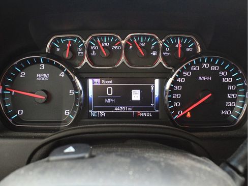 Used 2019 Chevrolet Tahoe LT w/ Luxury Package AWD/4WD image 9