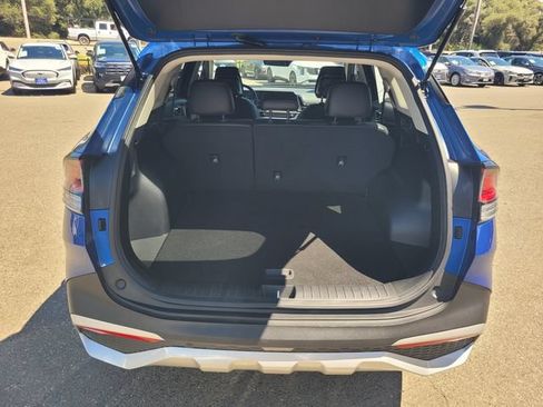 Used 2025 Kia Sportage EX AWD/4WD image 8