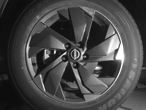 Used 2025 Nissan Rogue SV AWD/4WD image 12