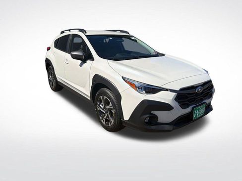 Used 2024 Subaru Crosstrek 2.0i Premium AWD/4WD image 2