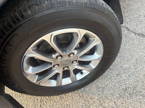 Used 2015 Jeep Grand Cherokee Limited image 53