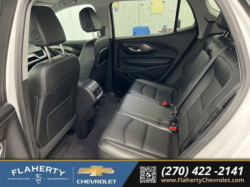 Used 2024 GMC Terrain SLT AWD/4WD image 11