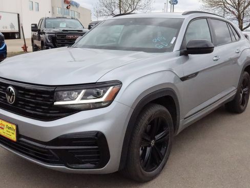 Used 2023 Volkswagen Atlas Cross Sport SEL R-Line AWD/4WD image 3