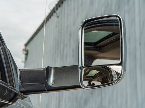 Used 2017 RAM 3500 Laramie Longhorn image 13