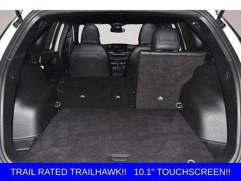 Used 2025 Jeep Compass Trailhawk AWD/4WD image 10
