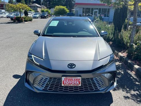 Used 2026 Toyota Camry XLE AWD/4WD image 5