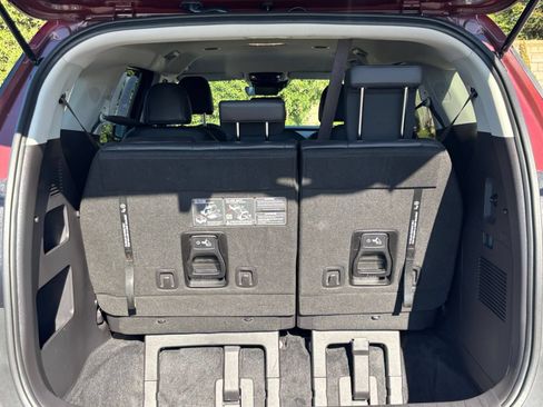 Used 2026 Kia Carnival FWD image 29