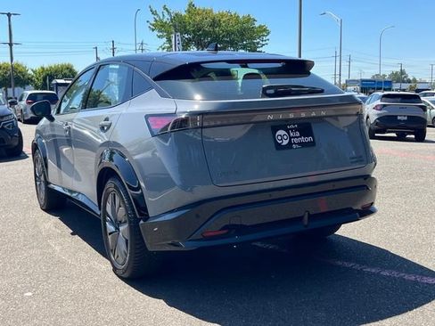 Used 2023 Nissan Ariya AWD image 7