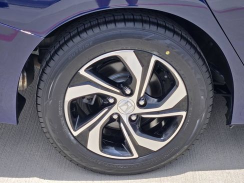 Certified 2017 Honda Accord LX image 10