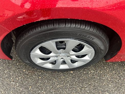 Used 2021 Toyota Corolla LE w/ Carpet Mat Package (TMS) image 22