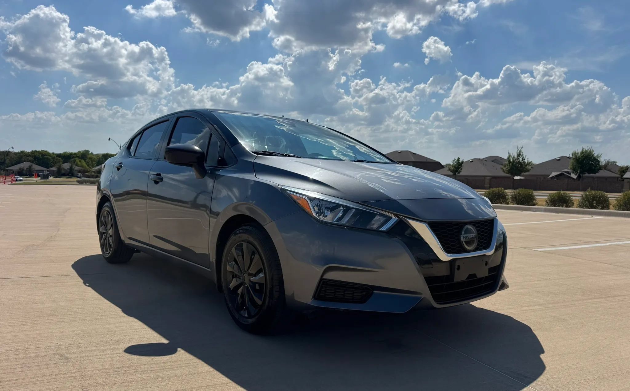 Used 2021 Nissan Versa S FWD image 3