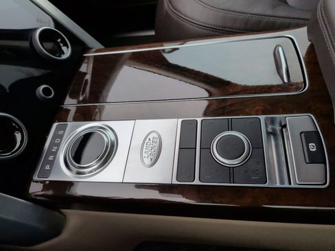 Used 2020 Land Rover Range Rover HSE image 21