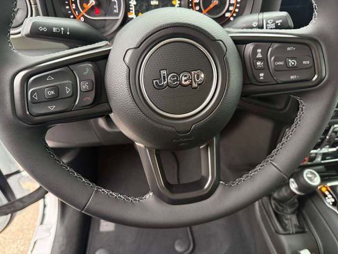 New 2026 Jeep Gladiator Mojave image 25