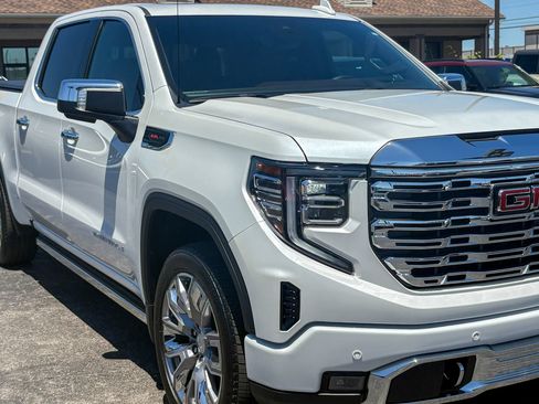 Used 2025 GMC Sierra 1500 Denali w/ Denali Reserve Package AWD/4WD image 3