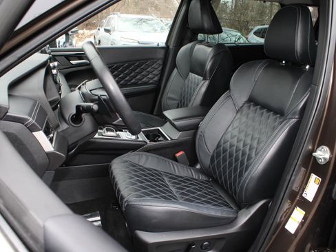 Used 2023 Mitsubishi Outlander SEL image 16