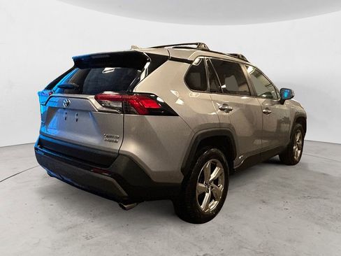 Used 2021 Toyota RAV4 Limited image 5