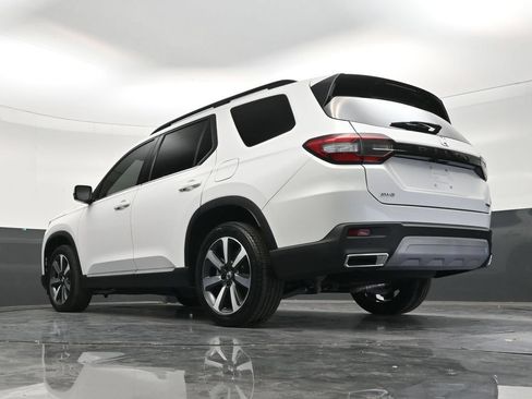 Used 2024 Honda Pilot Touring image 22
