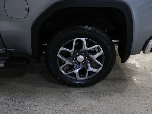 Used 2024 GMC Sierra 1500 SLT w/ SLT Premium Plus Package AWD/4WD image 33