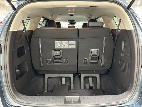 Used 2024 Kia Carnival EX FWD image 30