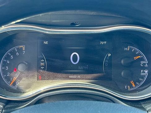 Used 2017 Jeep Grand Cherokee Overland AWD/4WD image 12