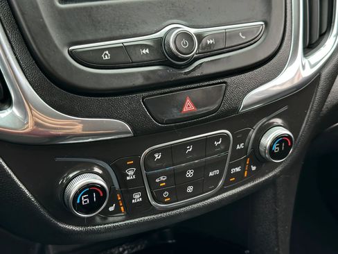 Used 2019 Chevrolet Equinox LT image 34