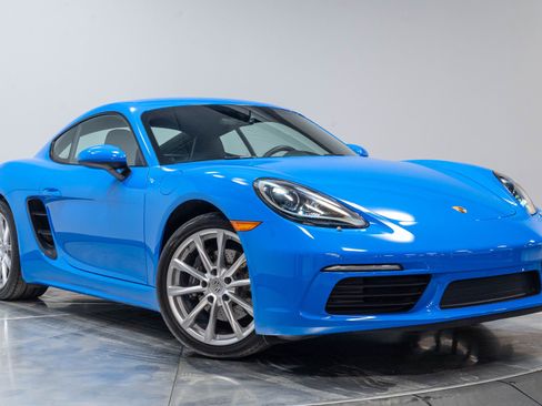 Used 2025 Porsche 718 Cayman RWD image 34