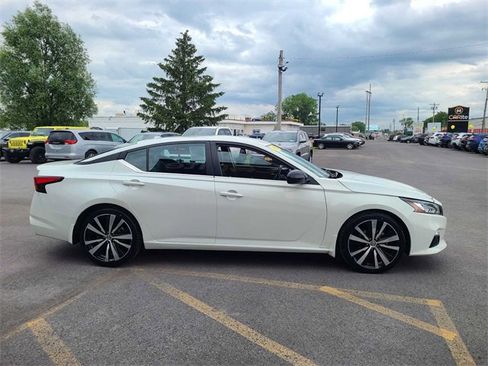 Used 2022 Nissan Altima 2.5 SR image 5
