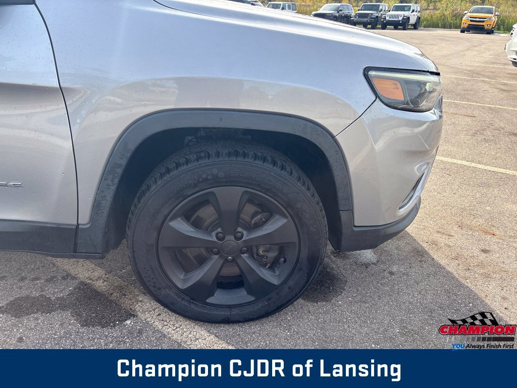 Used 2019 Jeep Cherokee Latitude Plus AWD/4WD image 31