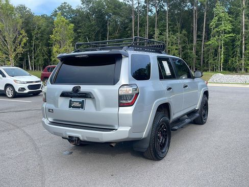Used 2021 Toyota 4Runner Venture w/ Moonroof Package AWD/4WD image 7