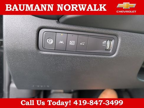 Used 2025 Chevrolet Equinox EV RS FWD image 17