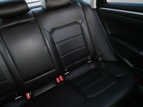 Used 2017 Volkswagen Passat 1.8T R-Line image 15