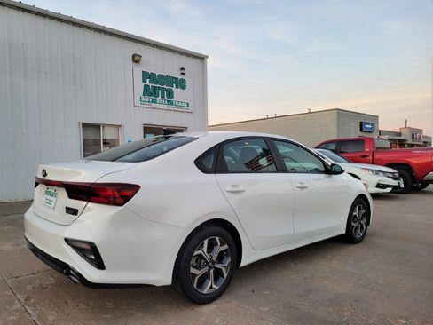 Used 2021 Kia Forte LXS FWD image 8